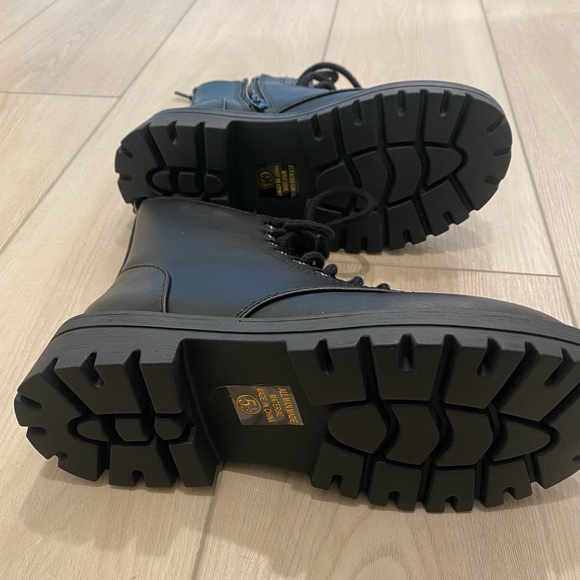 NWT Soda Combat Boots - Picture 3 of 4